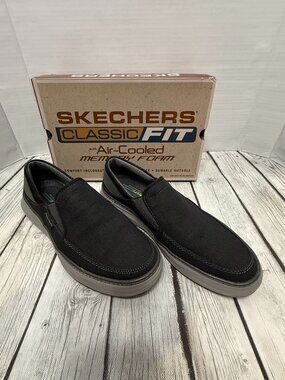 Skechers Classic Fit slip-on